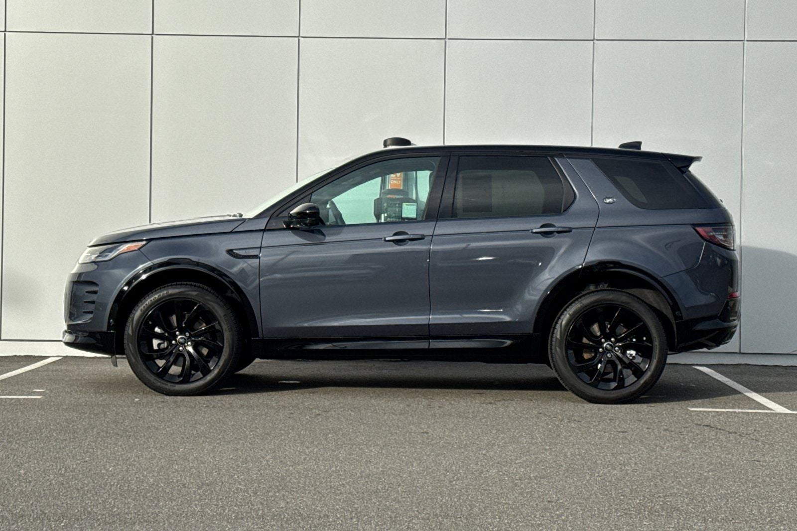 2025 Land Rover Discovery Sport SE