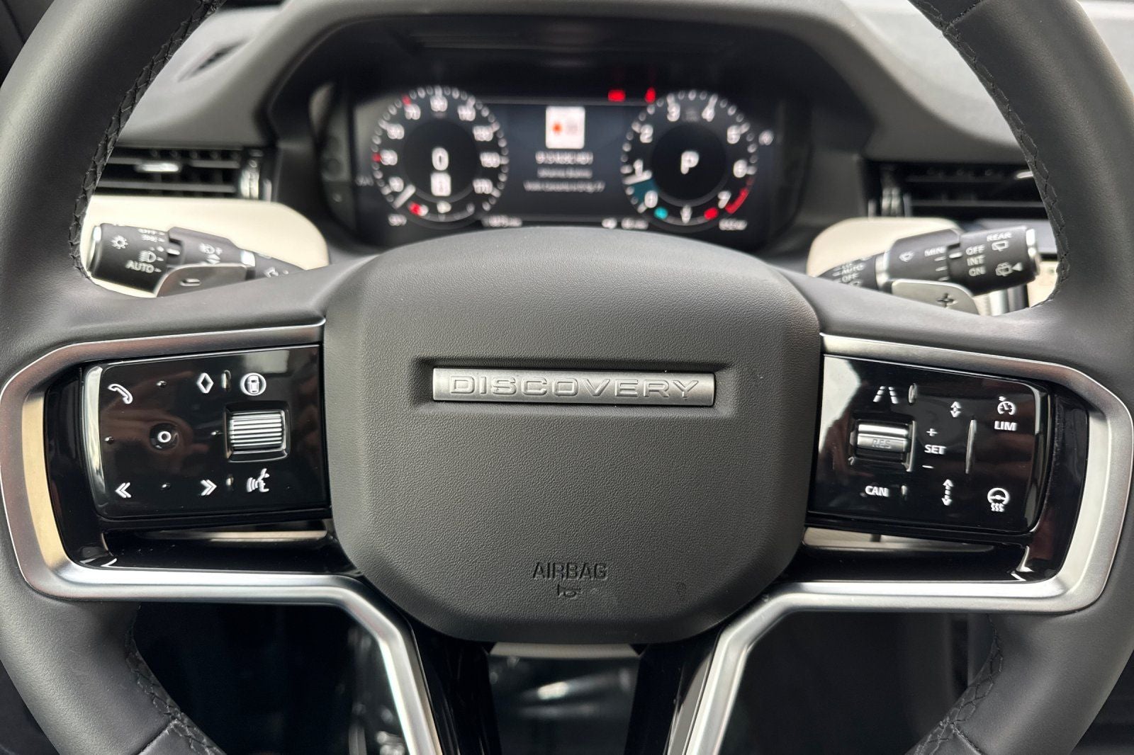 2025 Land Rover Discovery Sport SE