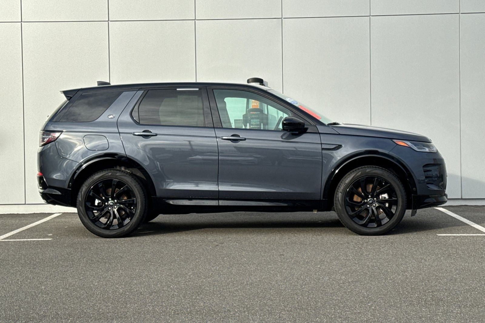 2025 Land Rover Discovery Sport SE