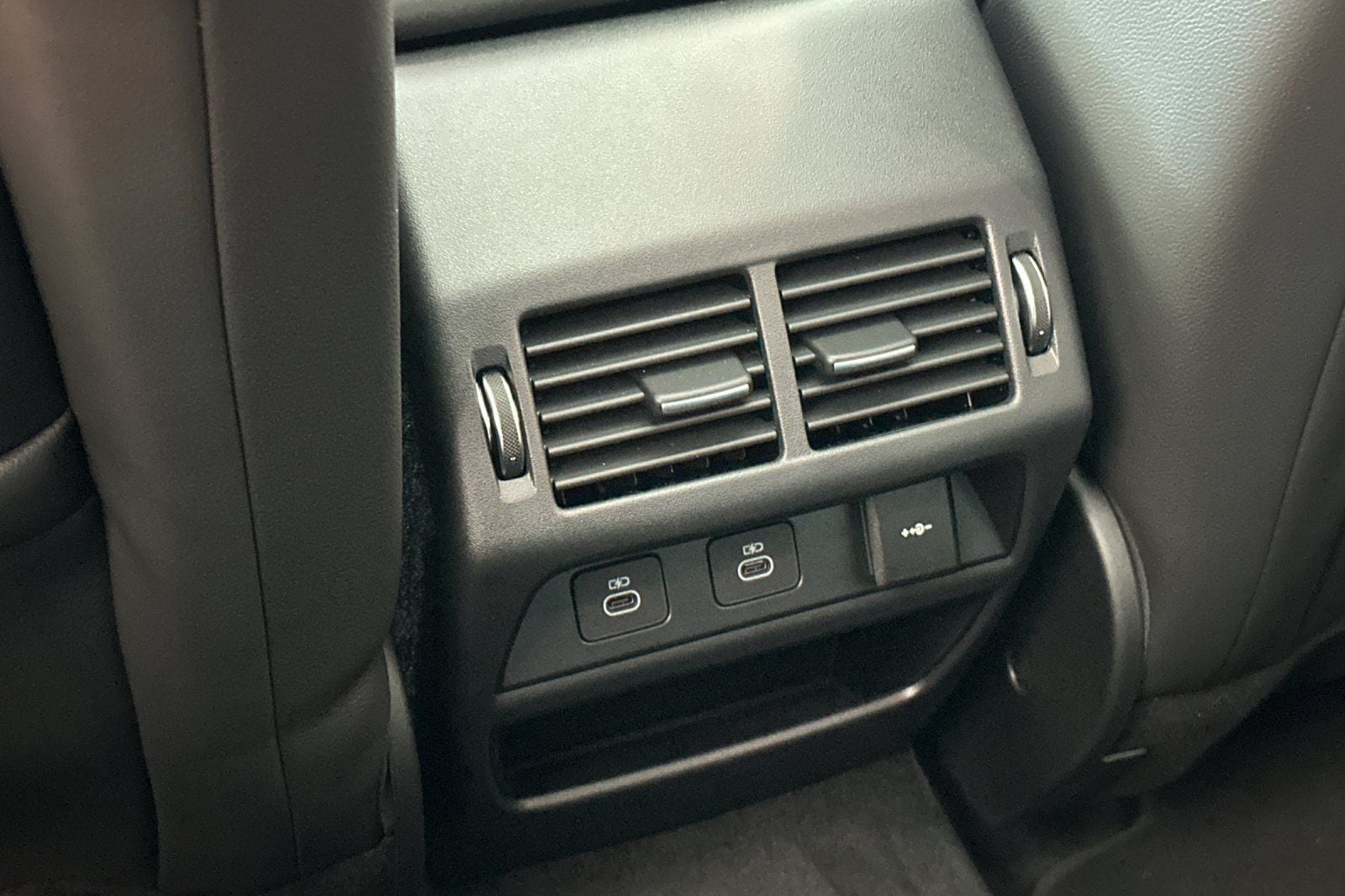 2025 Land Rover Discovery Sport SE