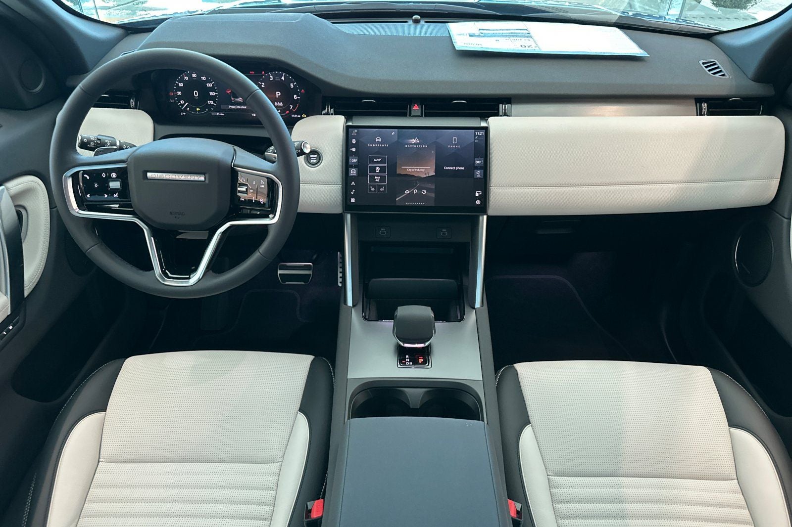 2025 Land Rover Discovery Sport SE