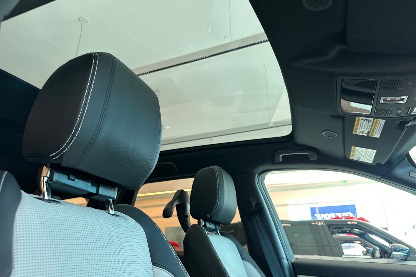 2025 Land Rover Discovery Sport SE