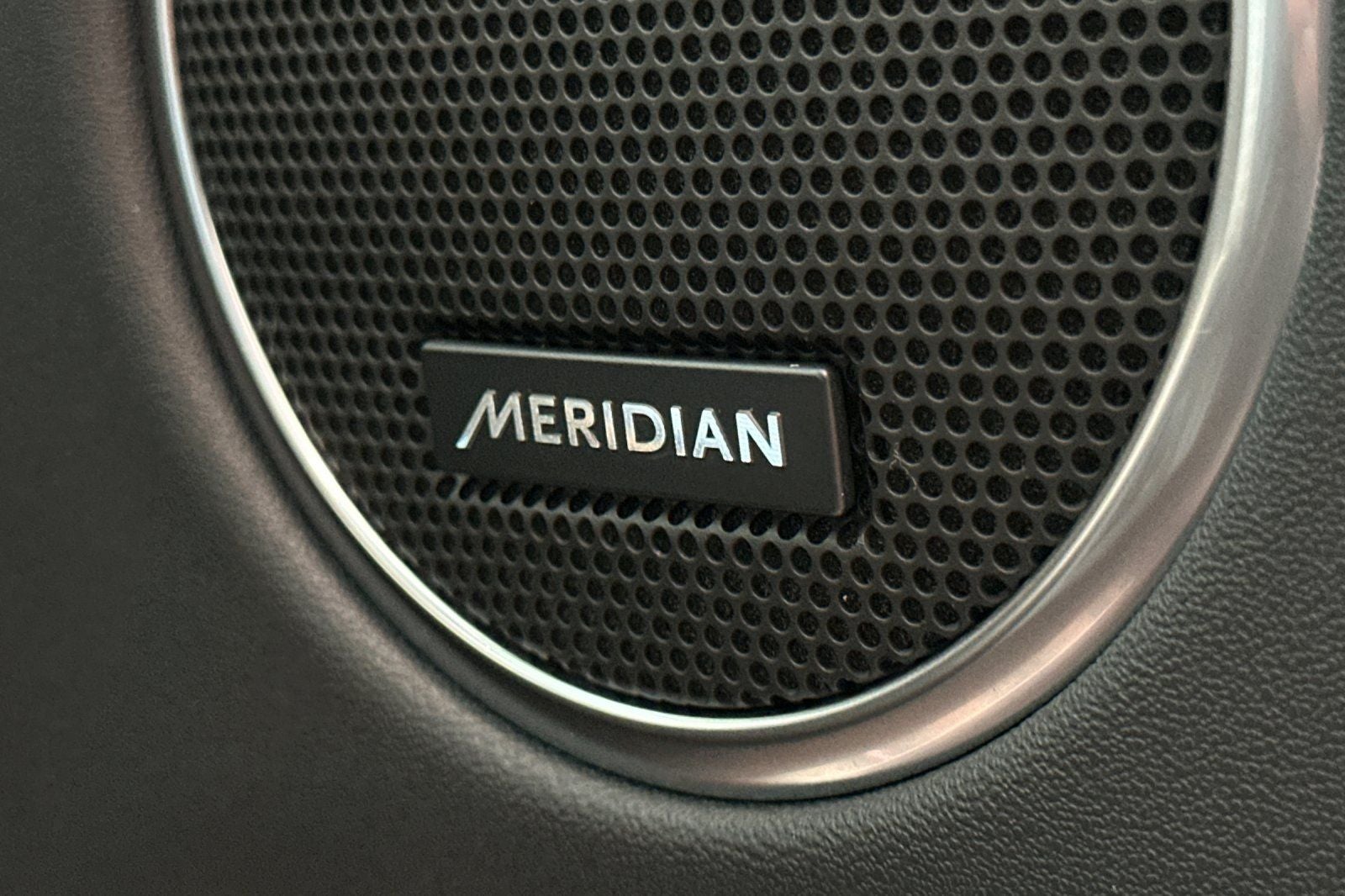 2025 Land Rover Discovery Sport SE