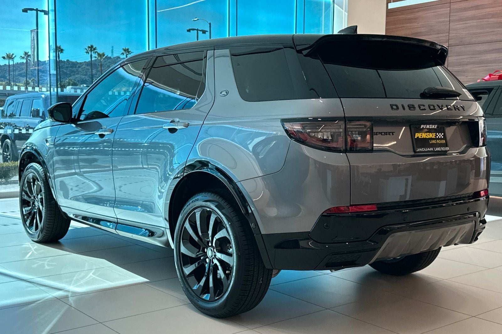 2025 Land Rover Discovery Sport SE