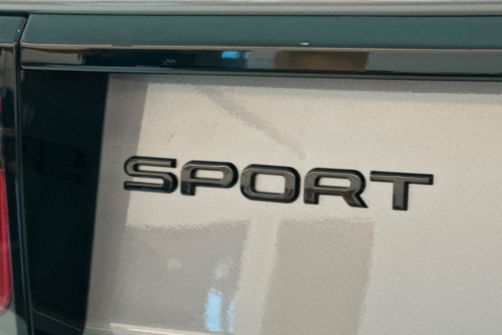 2025 Land Rover Discovery Sport SE