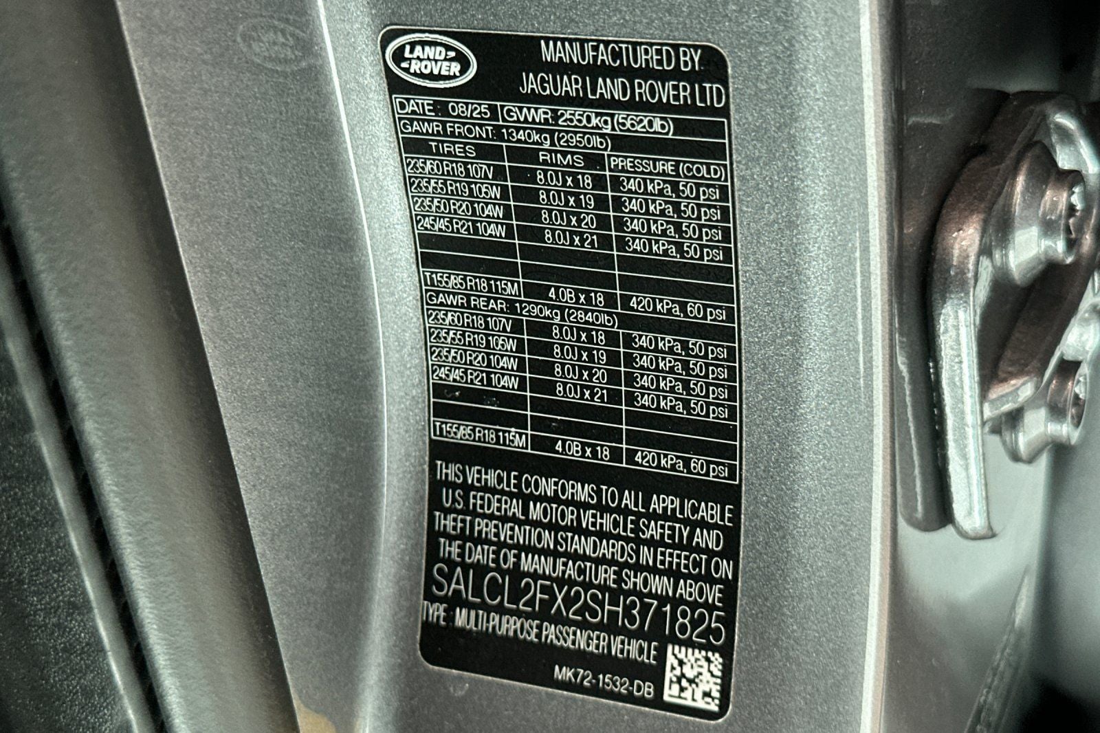 2025 Land Rover Discovery Sport SE