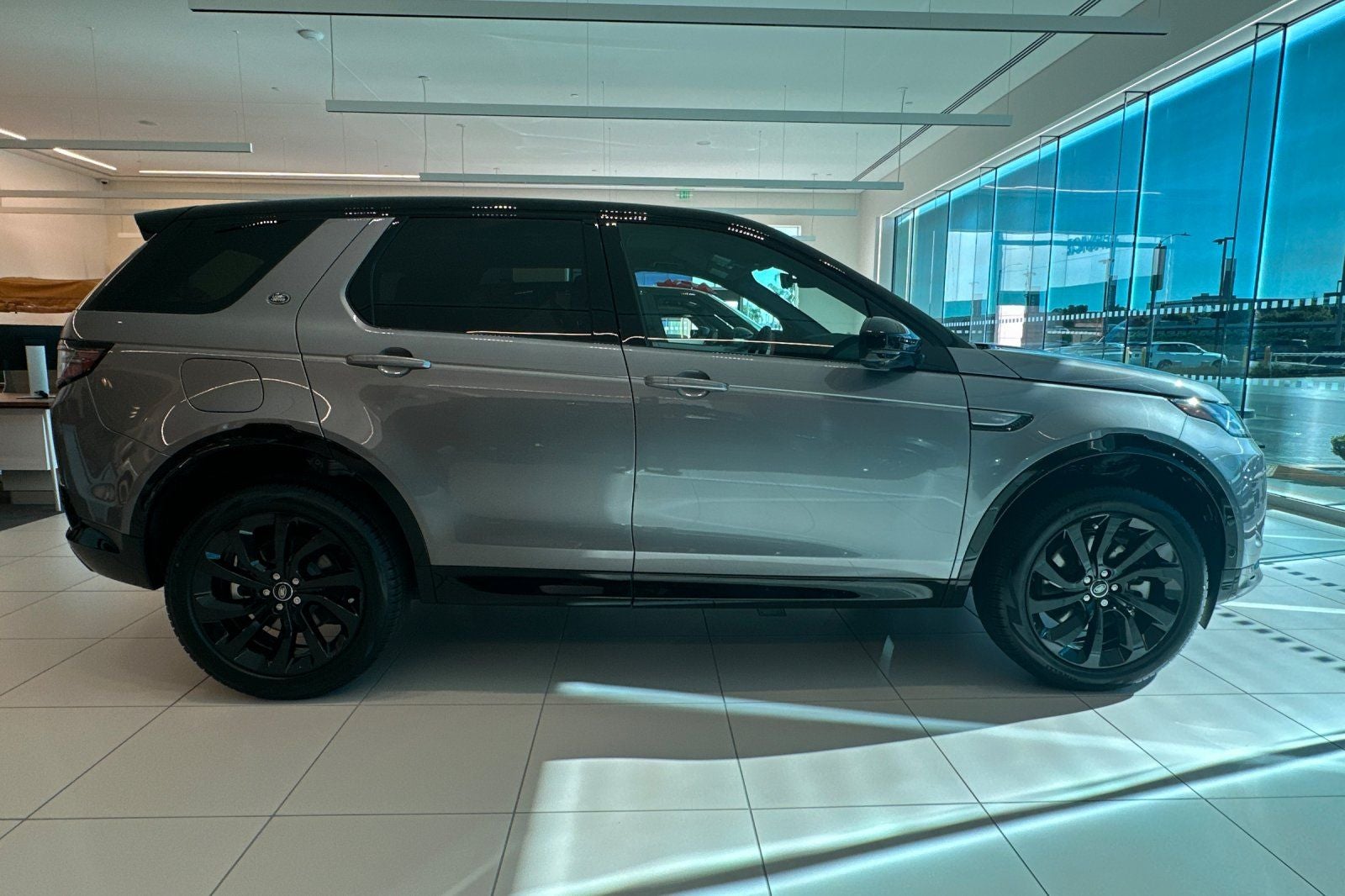 2025 Land Rover Discovery Sport SE