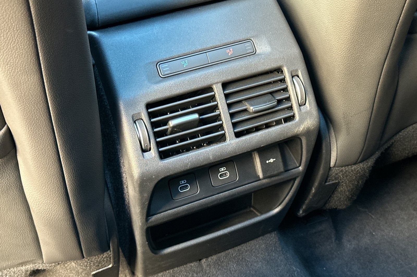 2025 Land Rover Discovery Sport SE