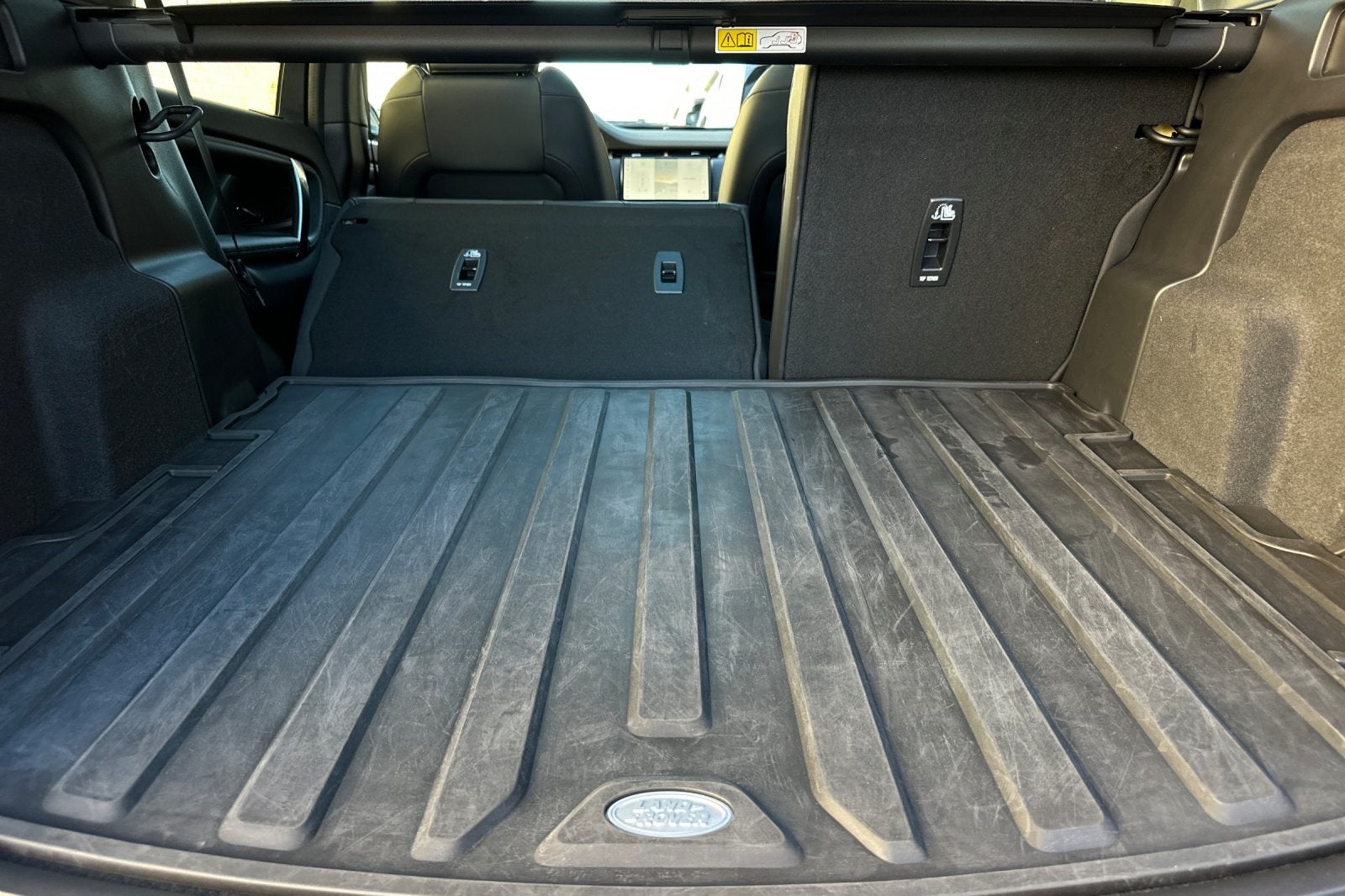 2025 Land Rover Discovery Sport SE