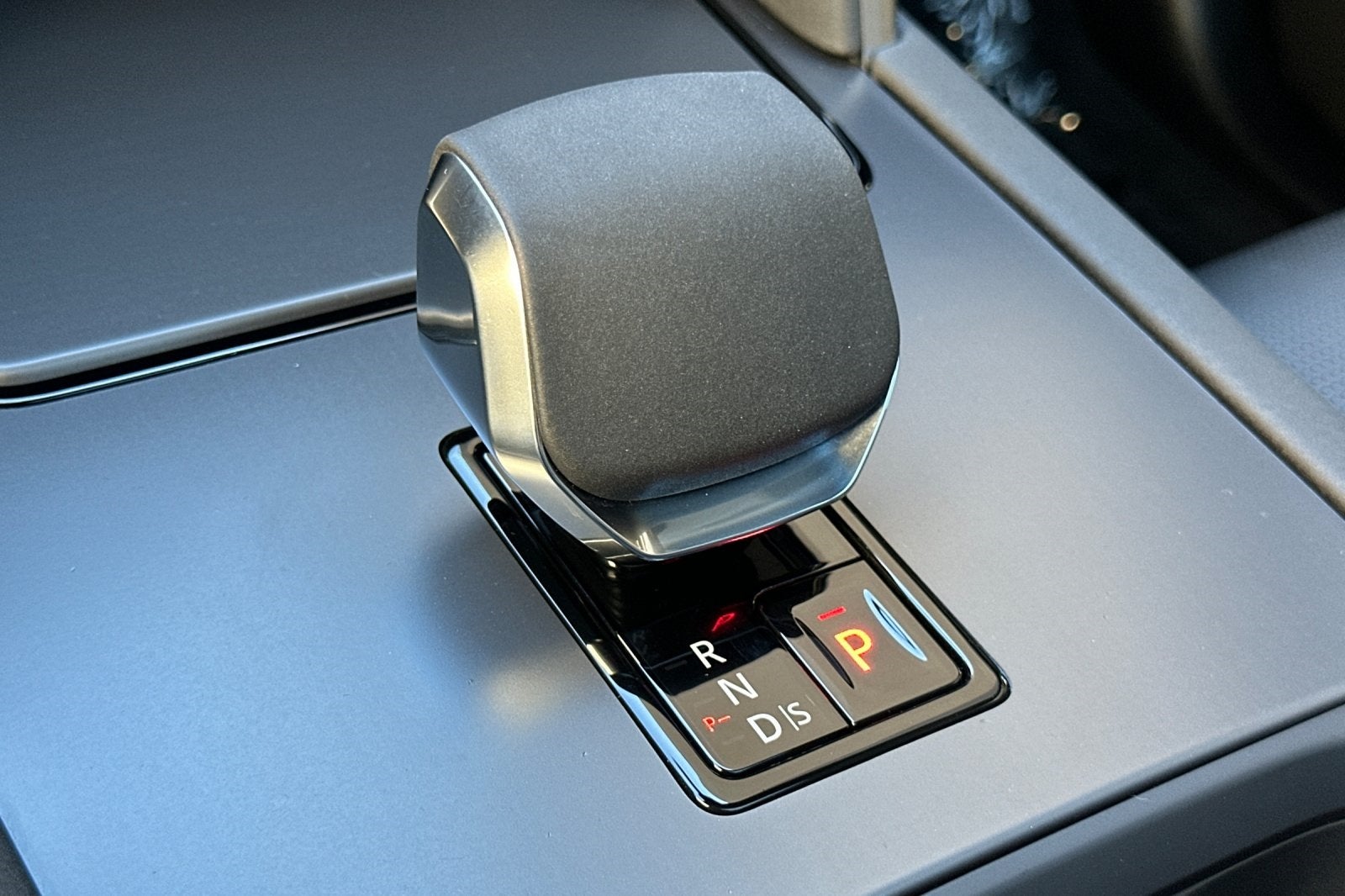 2025 Land Rover Discovery Sport SE