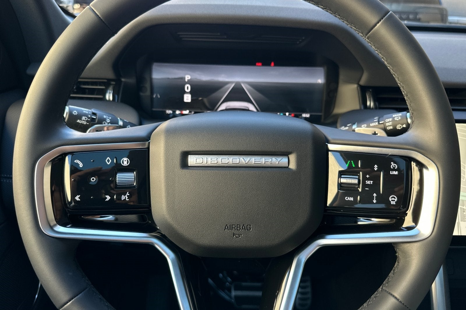 2025 Land Rover Discovery Sport SE