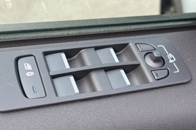 2025 Land Rover Discovery Sport SE