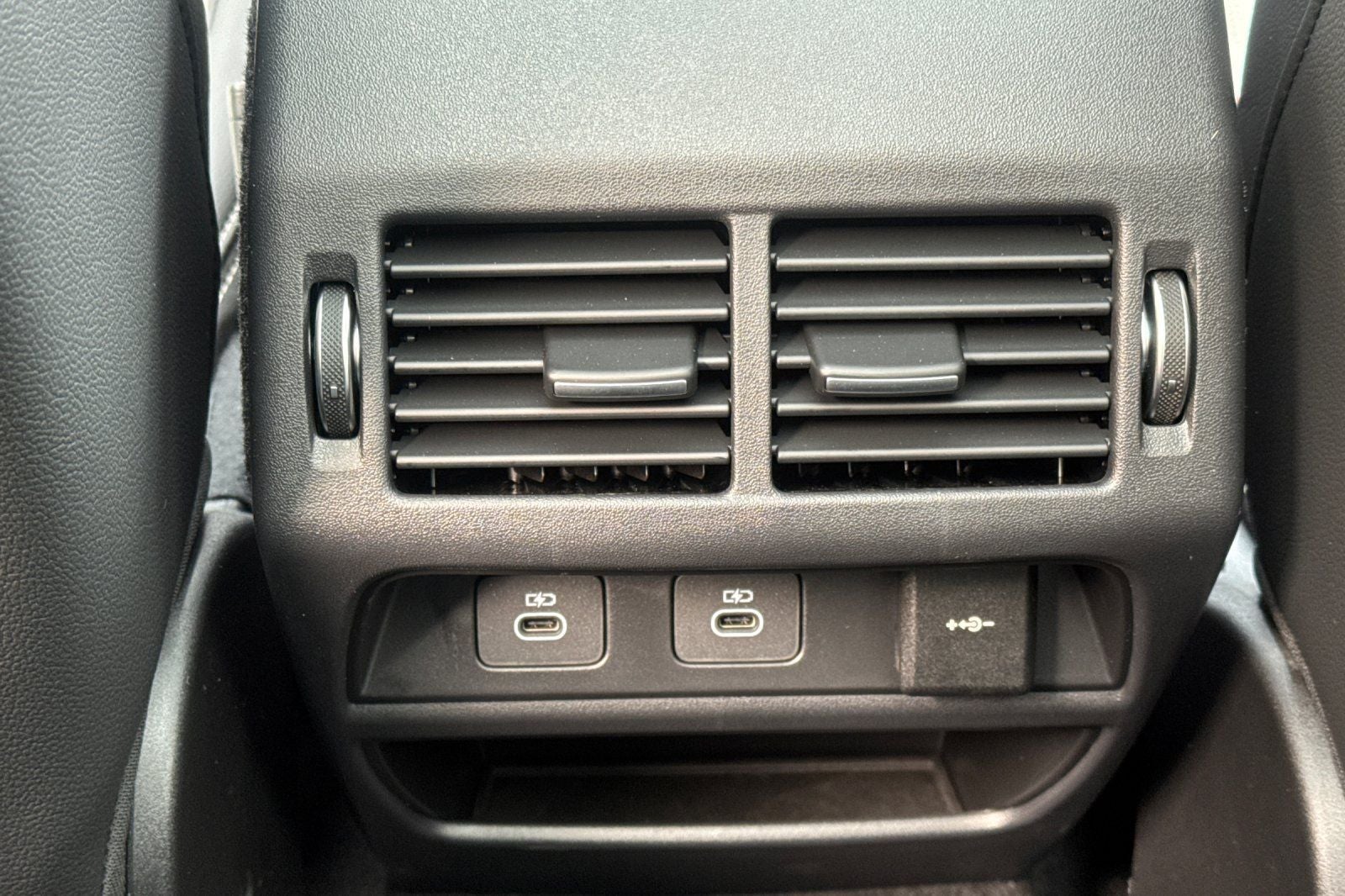 2025 Land Rover Discovery Sport SE