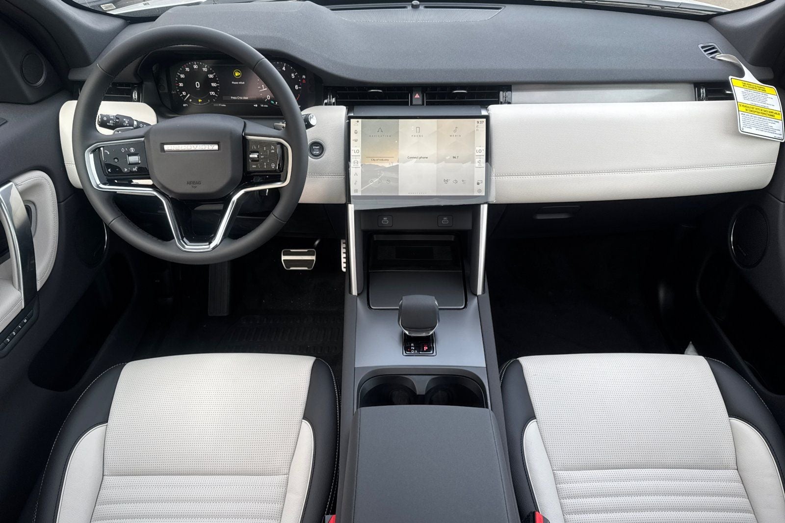 2025 Land Rover Discovery Sport SE