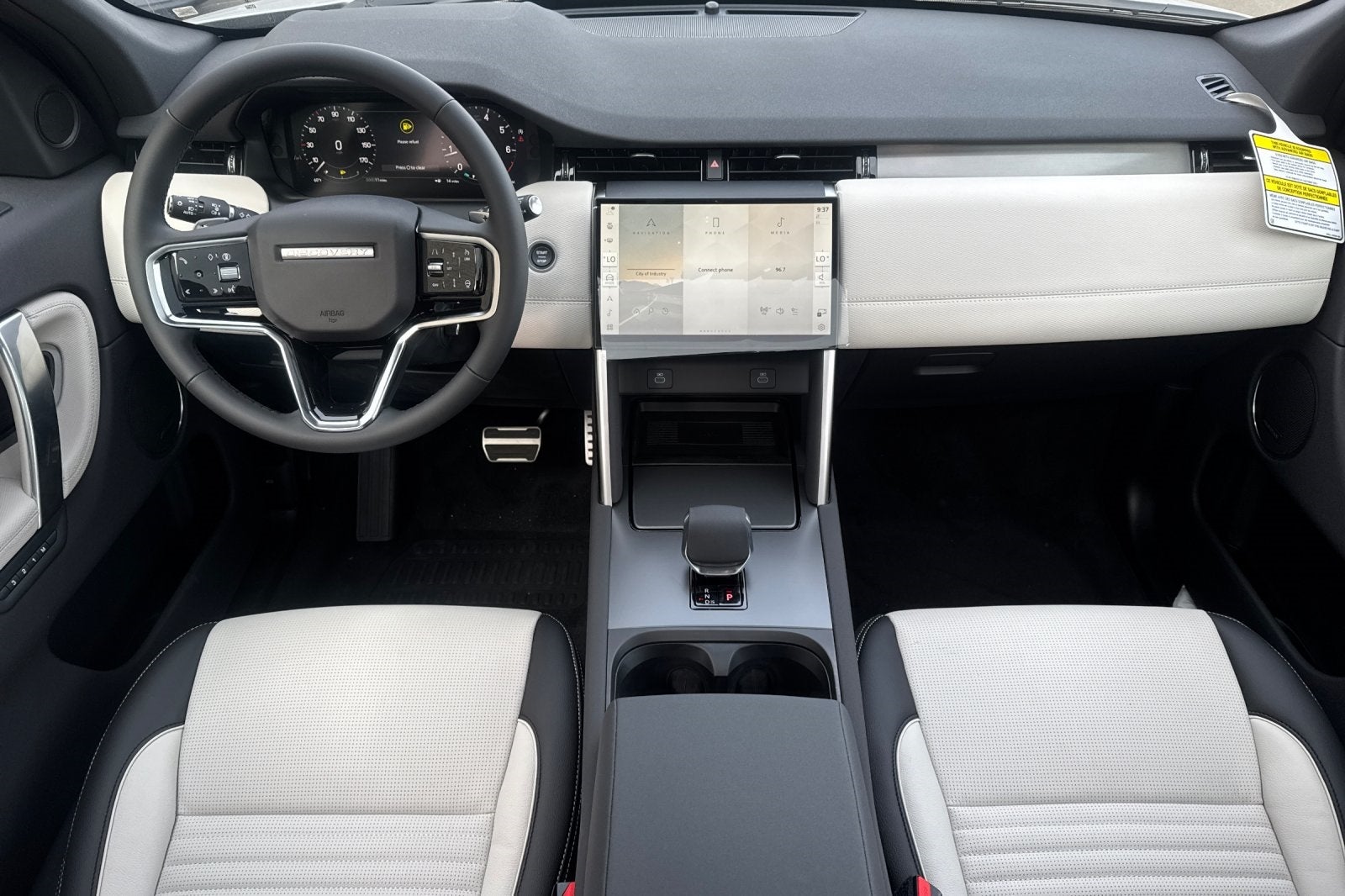 2025 Land Rover Discovery Sport SE