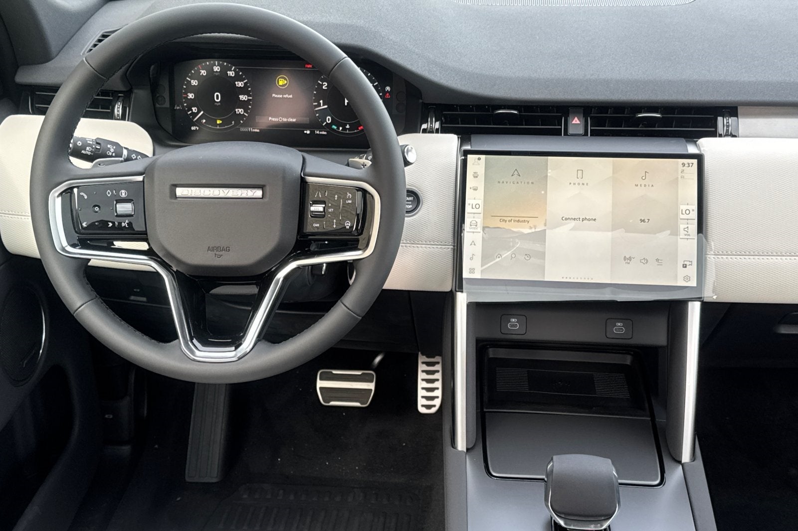 2025 Land Rover Discovery Sport SE