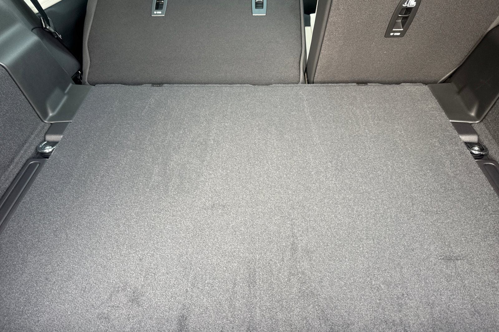 2025 Land Rover Discovery Sport SE