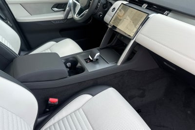 2025 Land Rover Discovery Sport SE
