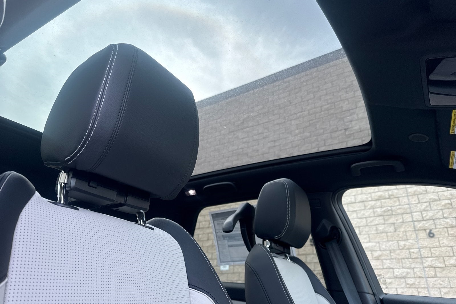 2025 Land Rover Discovery Sport SE