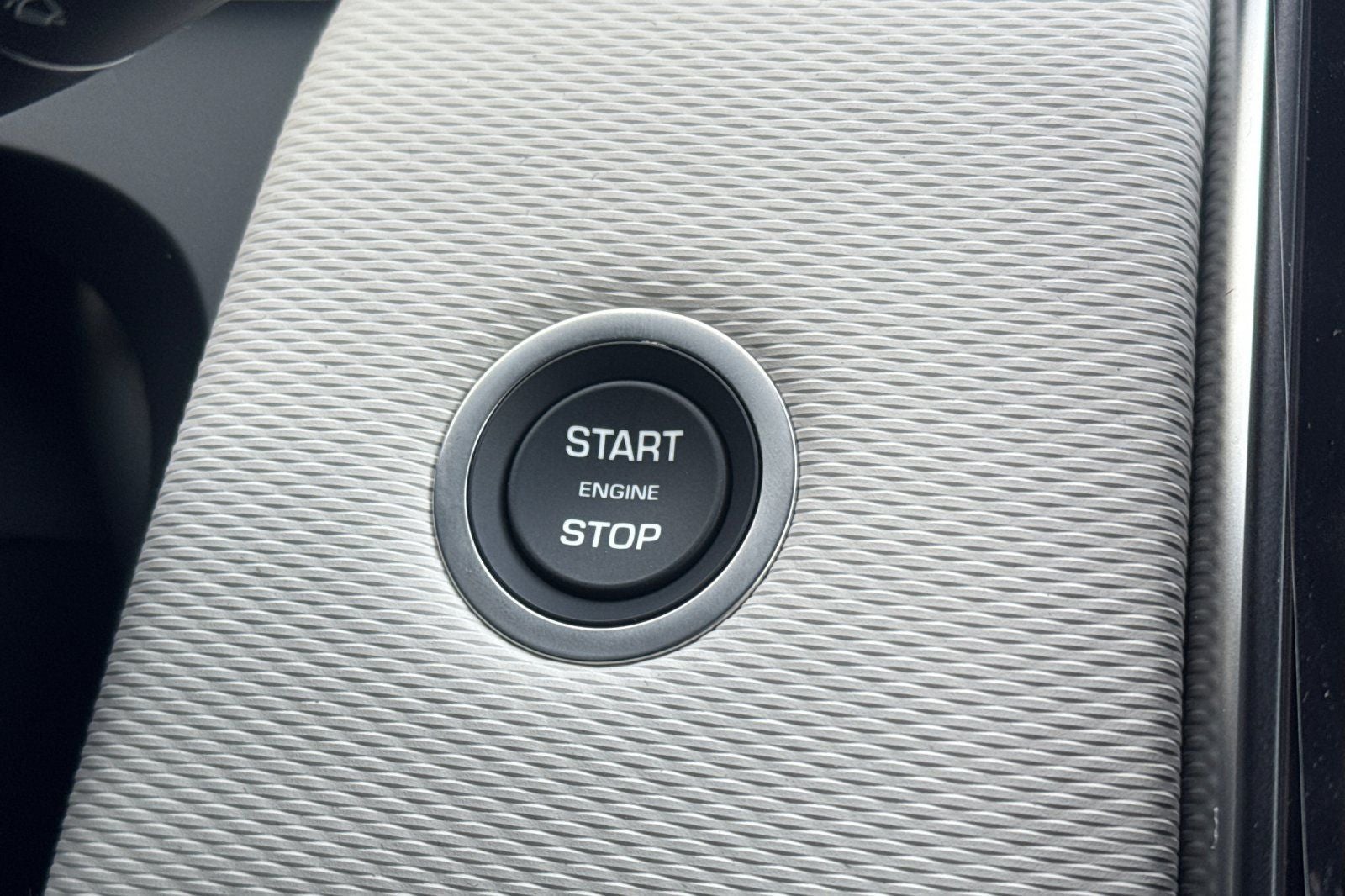 2025 Land Rover Discovery Sport SE