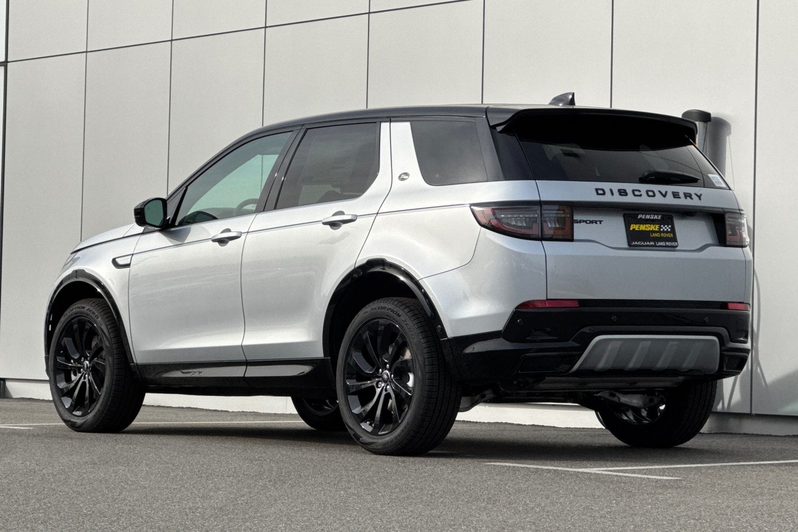 2025 Land Rover Discovery Sport SE