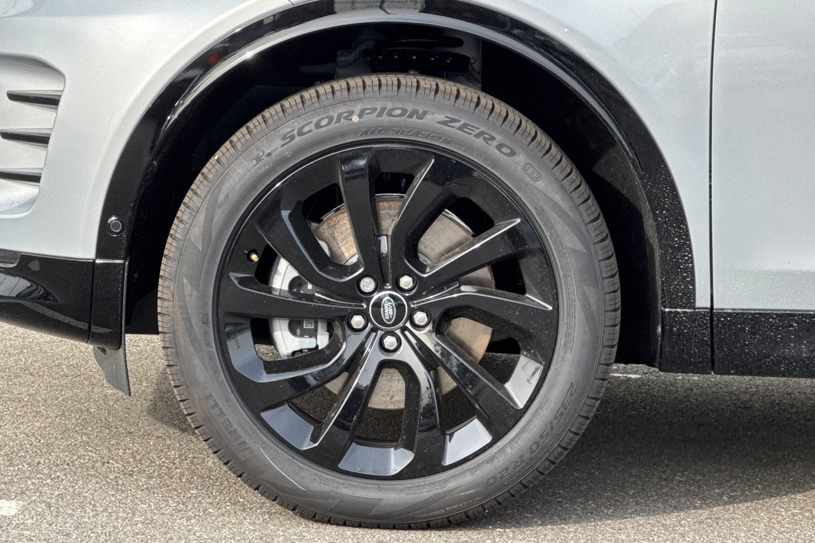 2025 Land Rover Discovery Sport SE