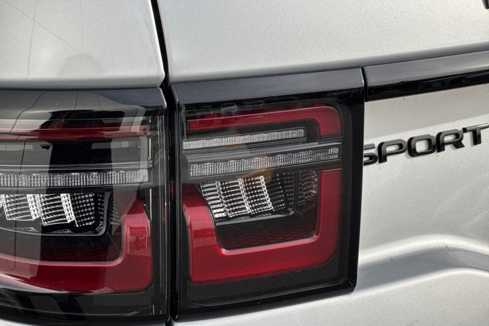 2025 Land Rover Discovery Sport SE