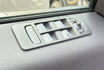 2025 Land Rover Discovery Sport SE