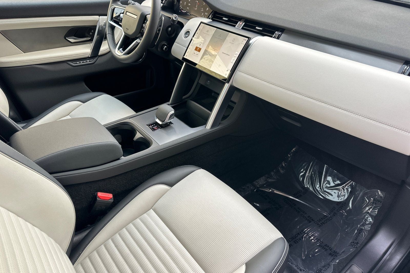 2025 Land Rover Discovery Sport SE