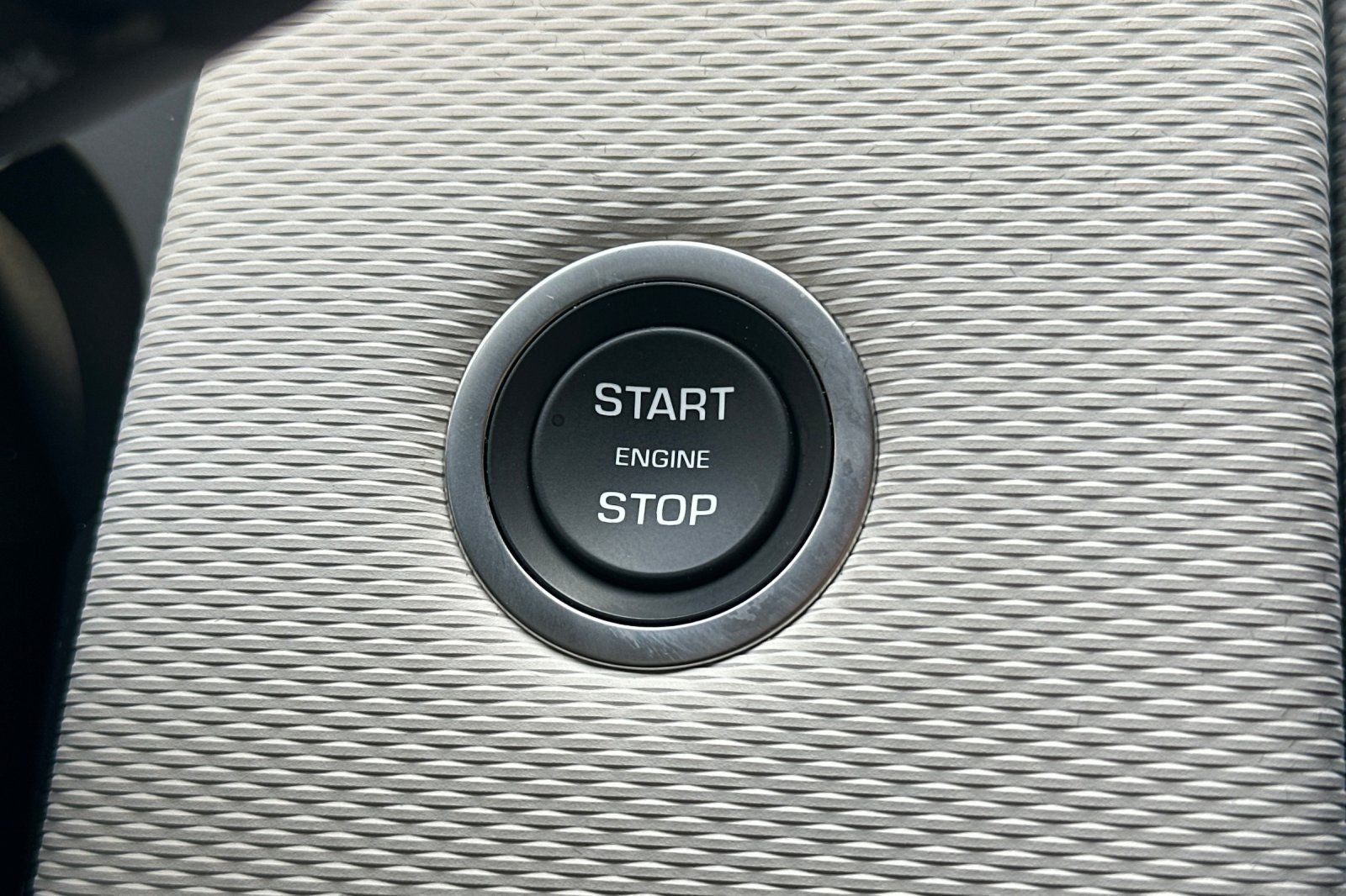 2025 Land Rover Discovery Sport SE