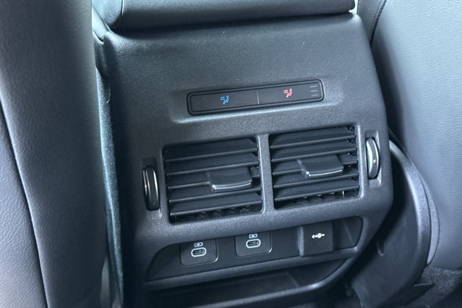 2025 Land Rover Discovery Sport SE