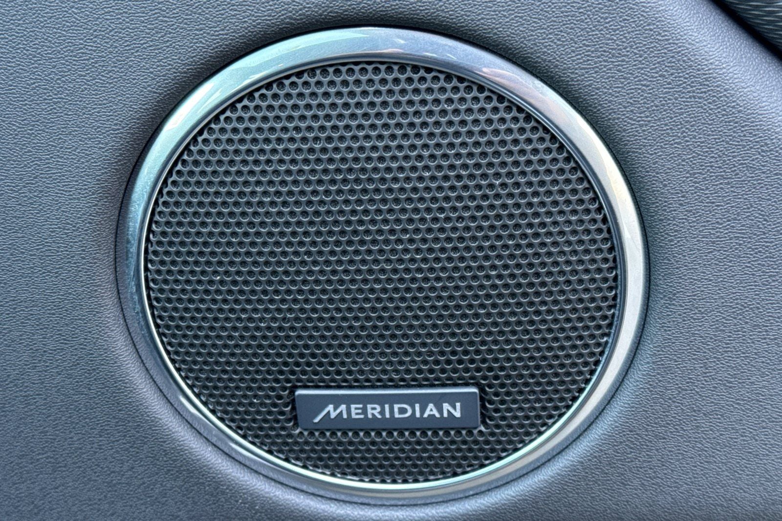 2025 Land Rover Discovery Sport SE