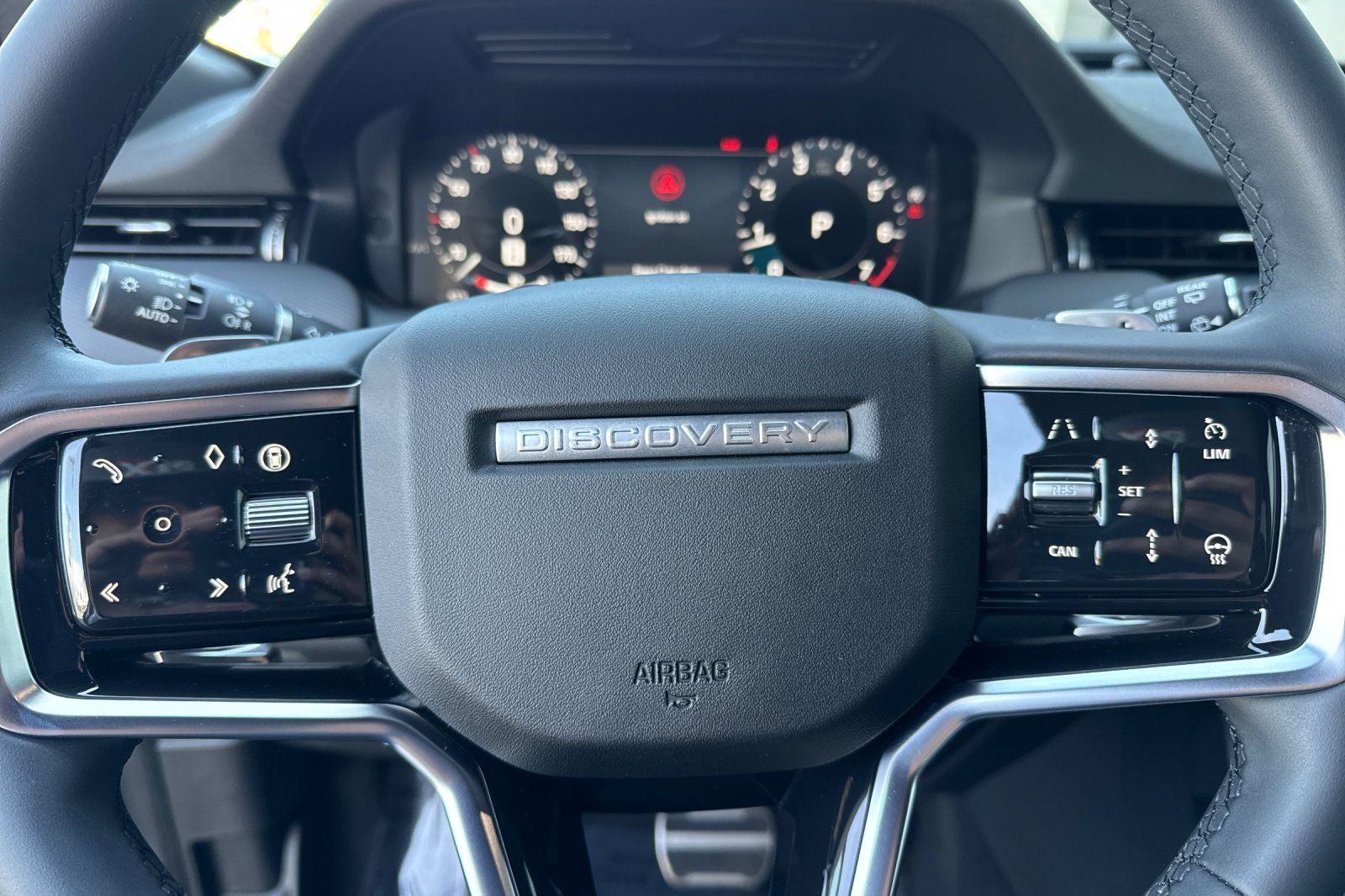 2025 Land Rover Discovery Sport SE