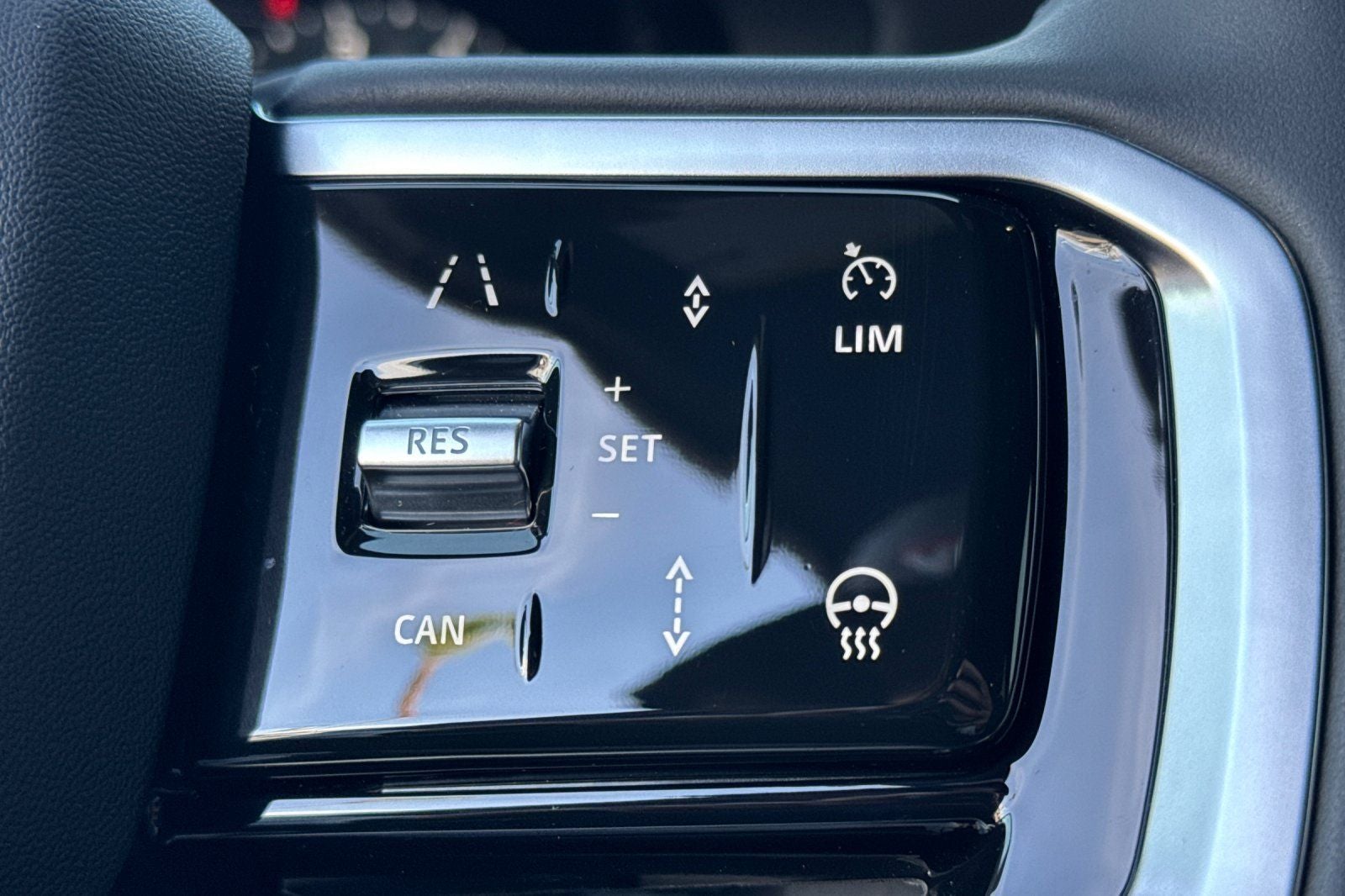 2025 Land Rover Discovery Sport SE