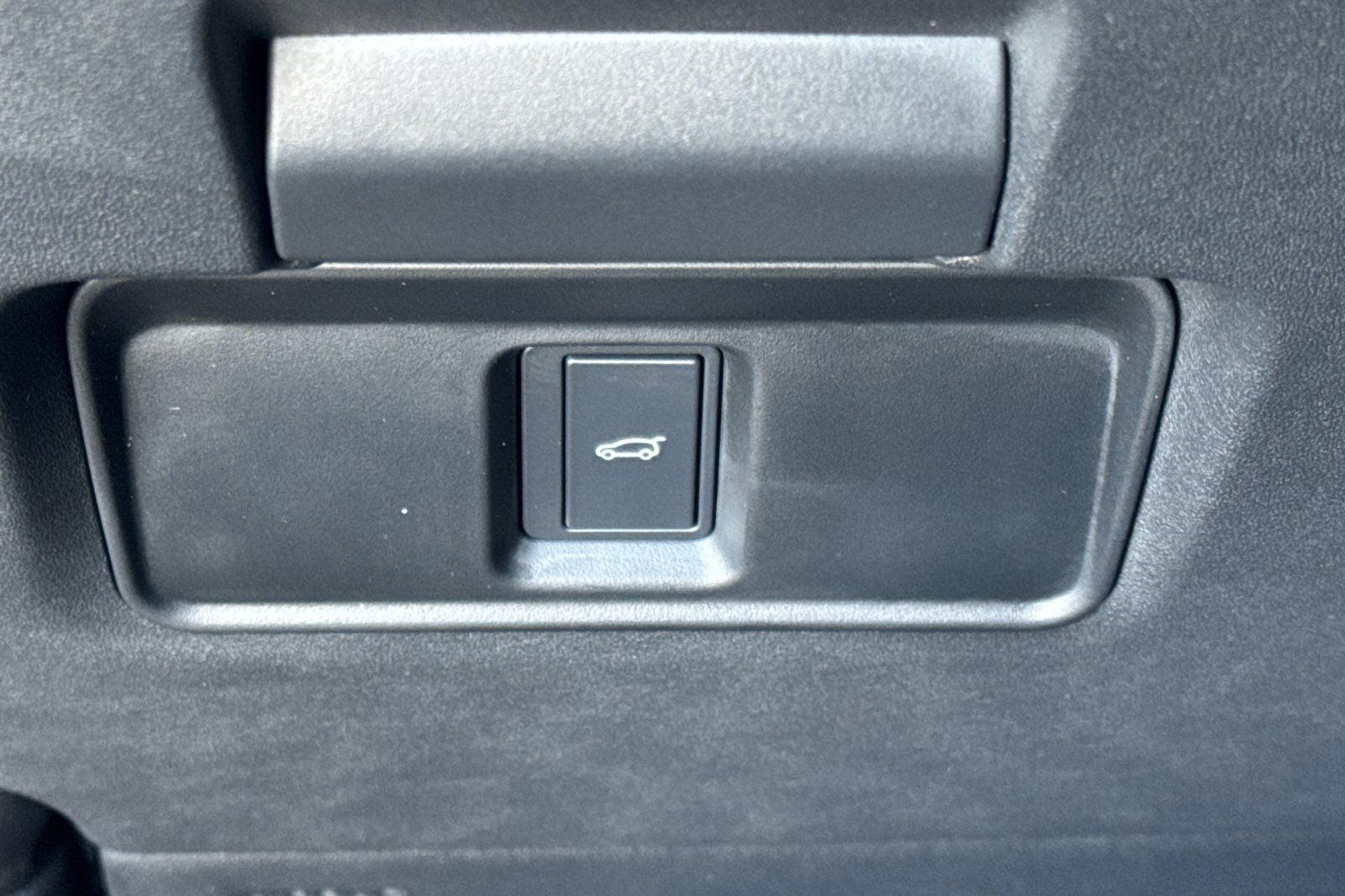 2025 Land Rover Discovery Sport SE