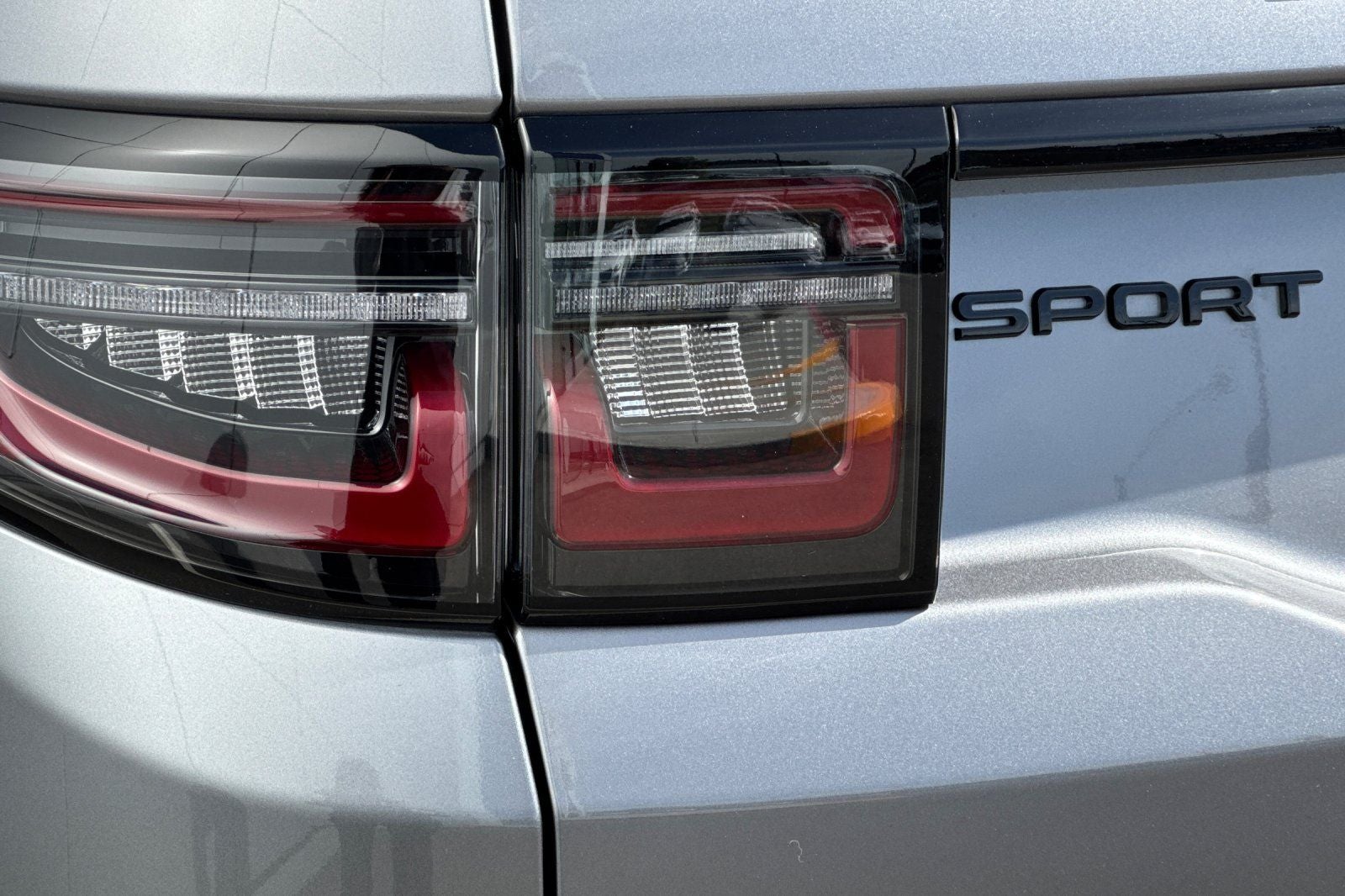 2025 Land Rover Discovery Sport SE