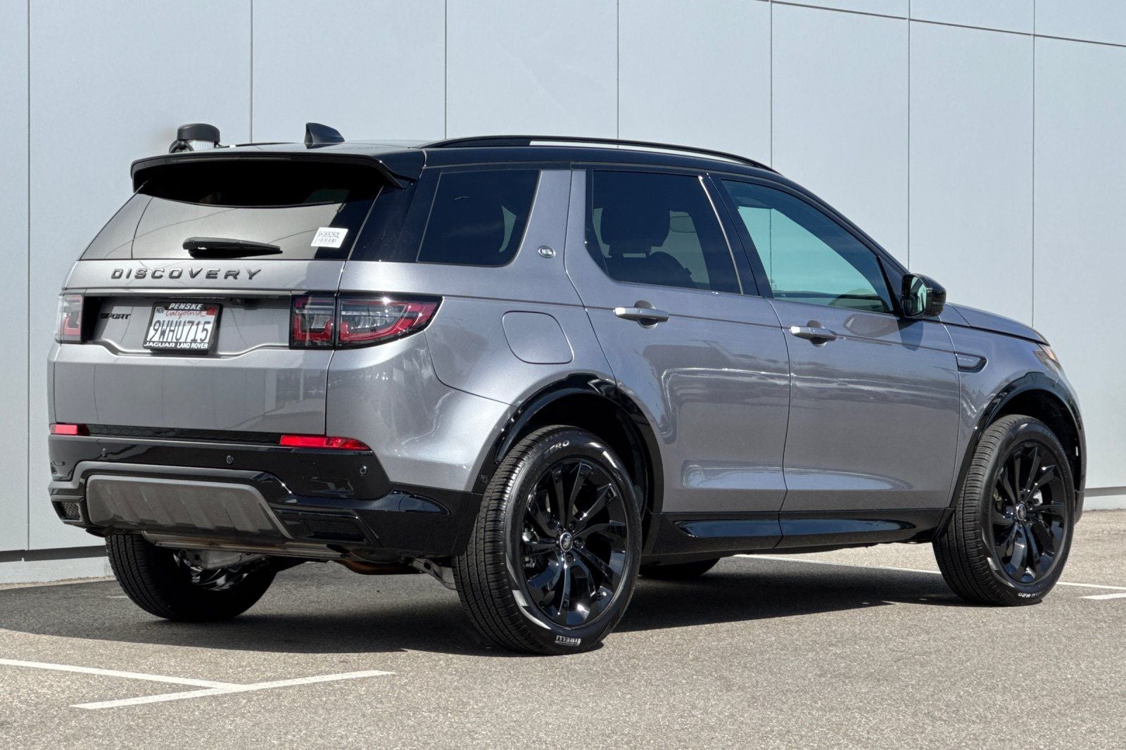 2025 Land Rover Discovery Sport SE