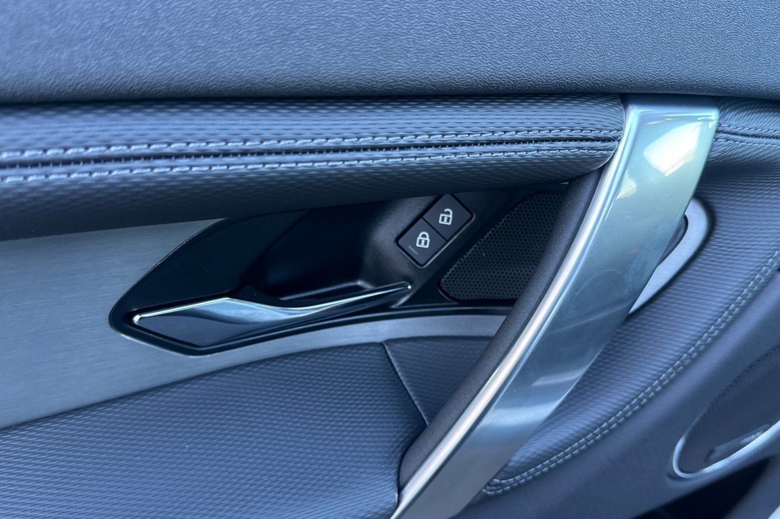 2025 Land Rover Discovery Sport SE