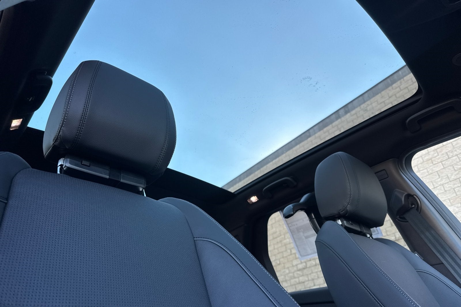 2025 Land Rover Discovery Sport SE