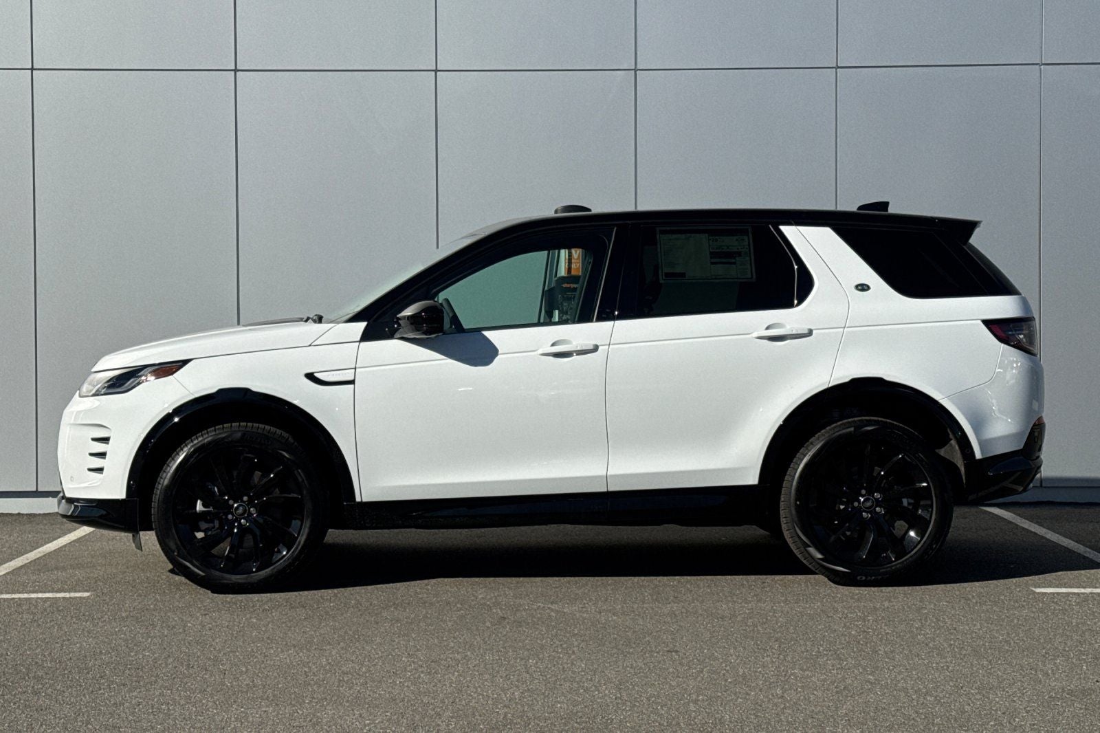 2025 Land Rover Discovery Sport SE