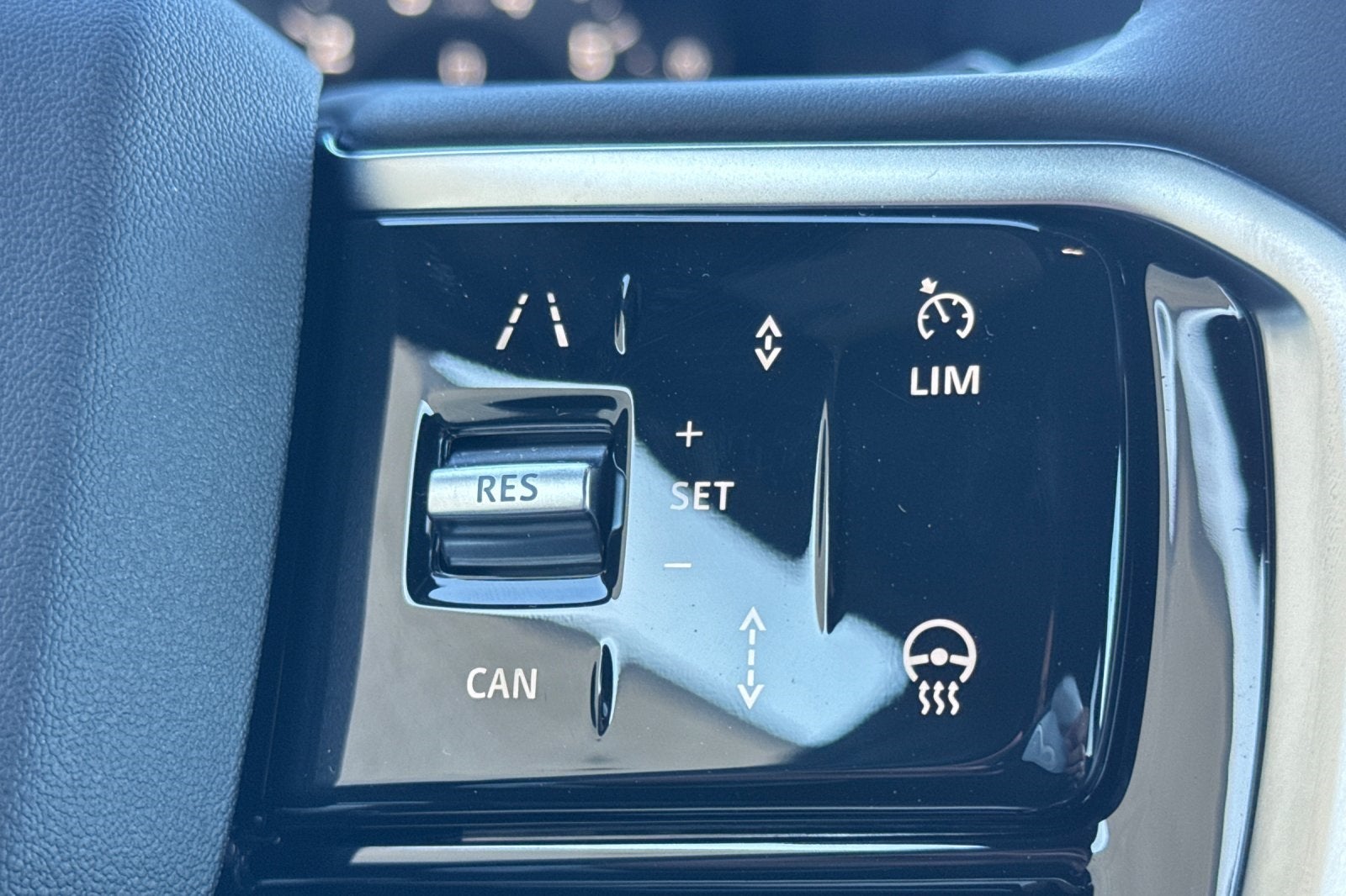 2025 Land Rover Discovery Sport SE