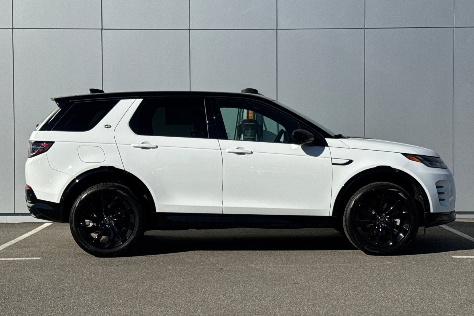 2025 Land Rover Discovery Sport SE