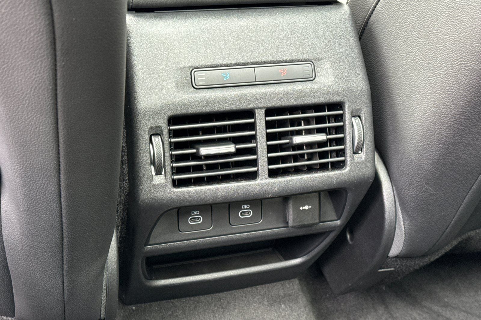 2025 Land Rover Discovery Sport SE