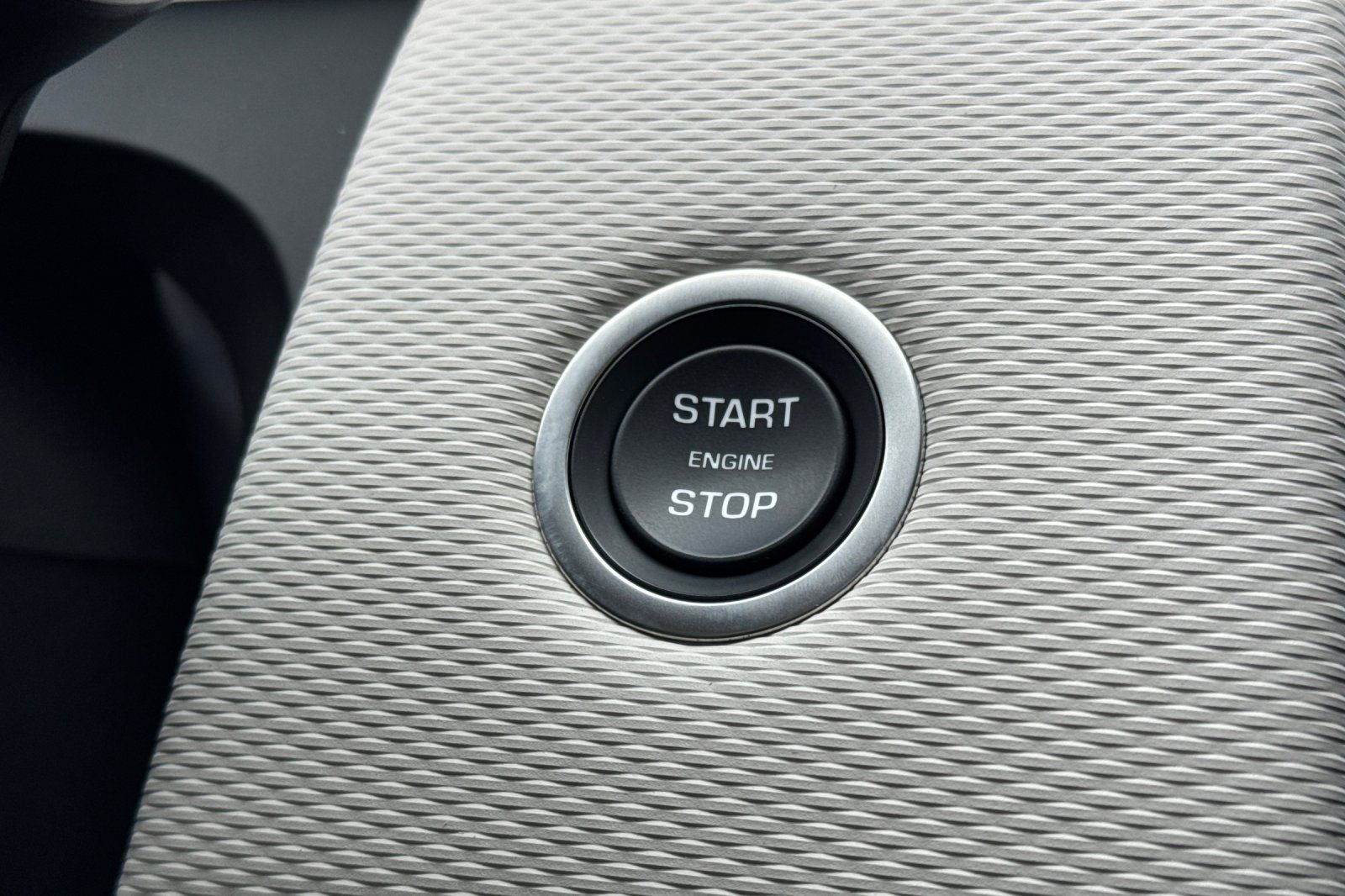 2025 Land Rover Discovery Sport SE