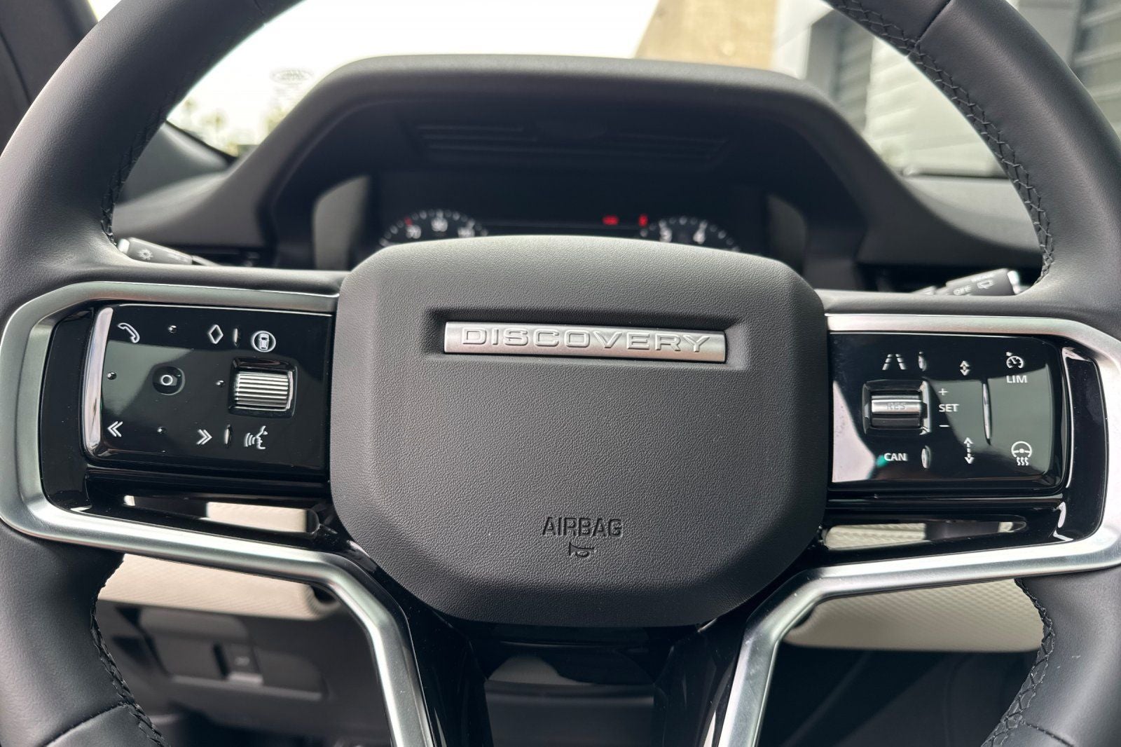 2025 Land Rover Discovery Sport SE