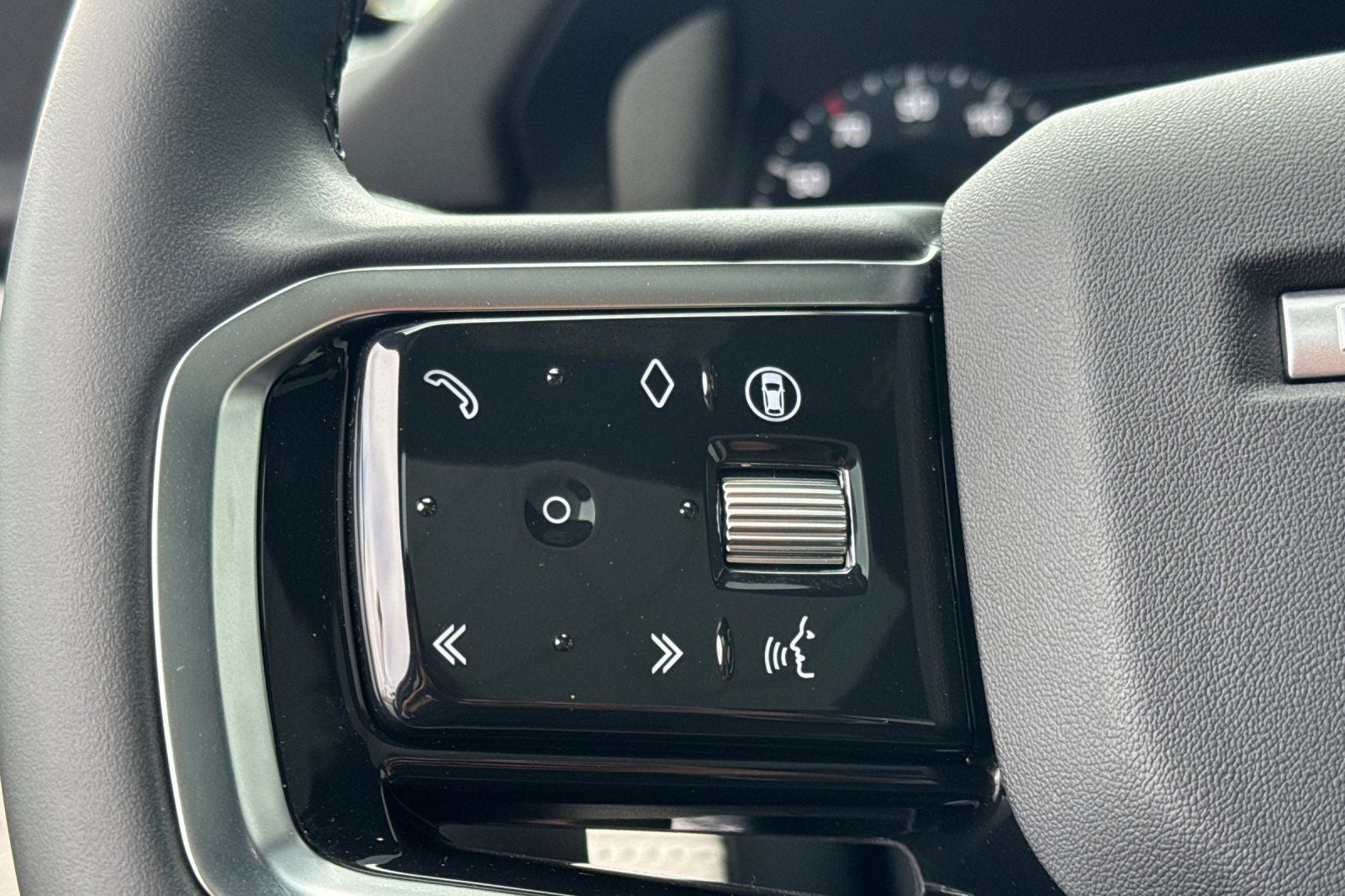 2025 Land Rover Discovery Sport SE