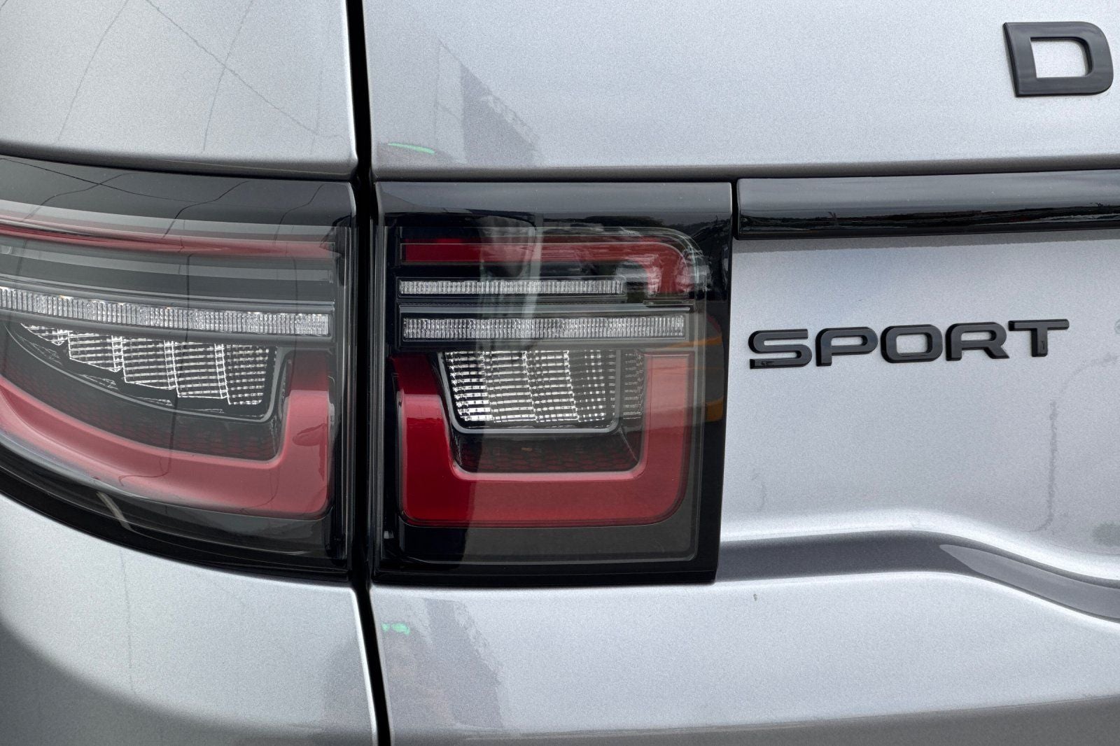 2025 Land Rover Discovery Sport SE