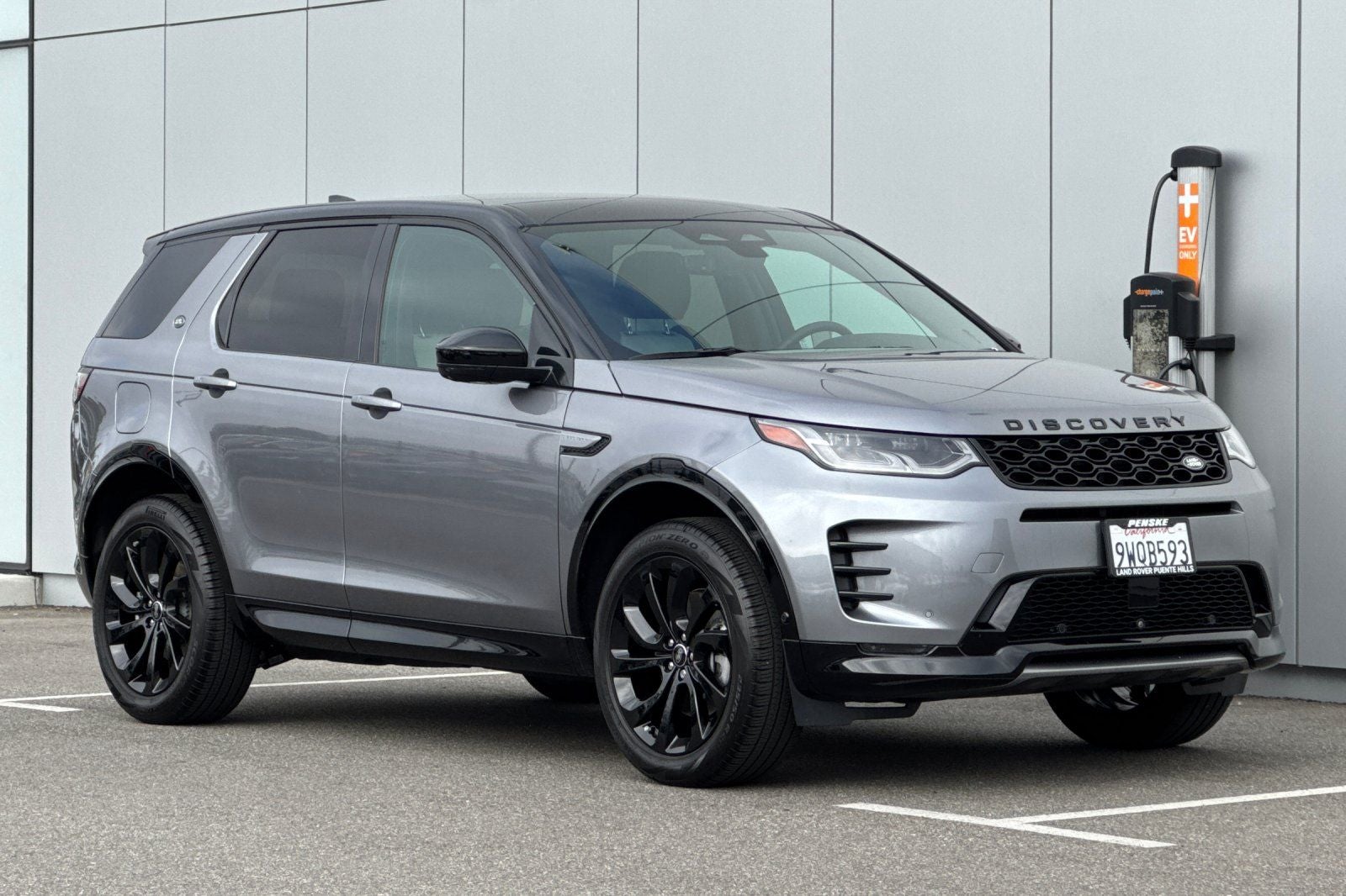 2025 Land Rover Discovery Sport SE