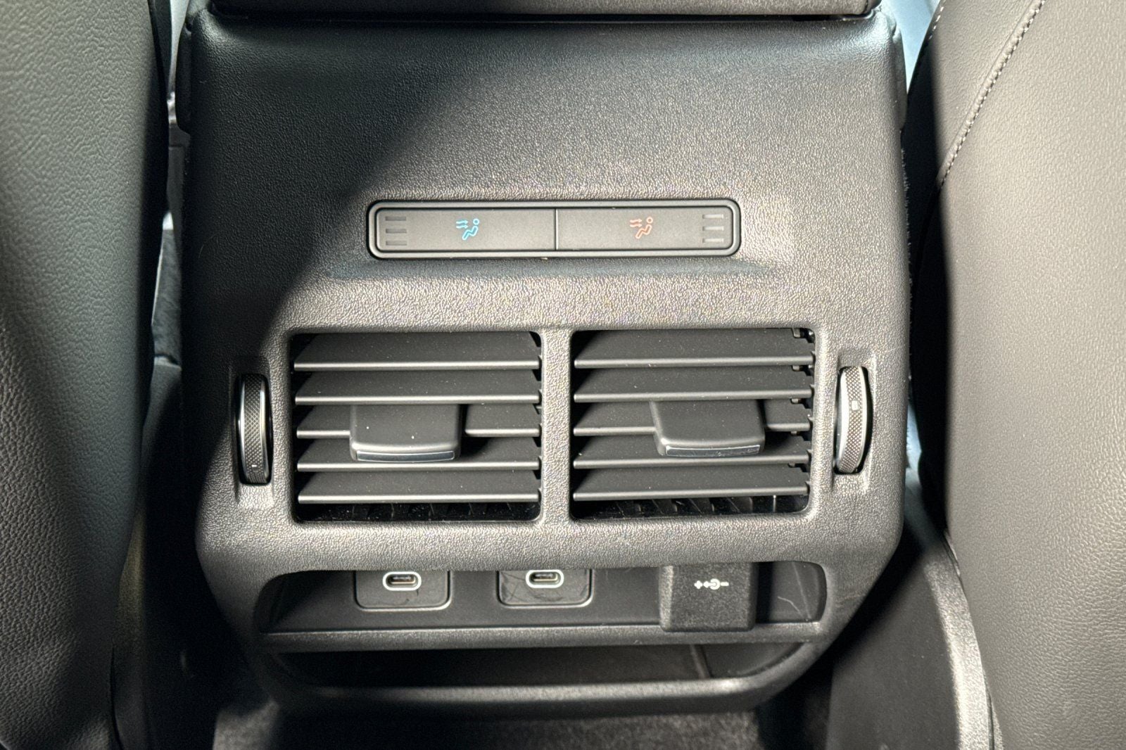 2025 Land Rover Discovery Sport SE