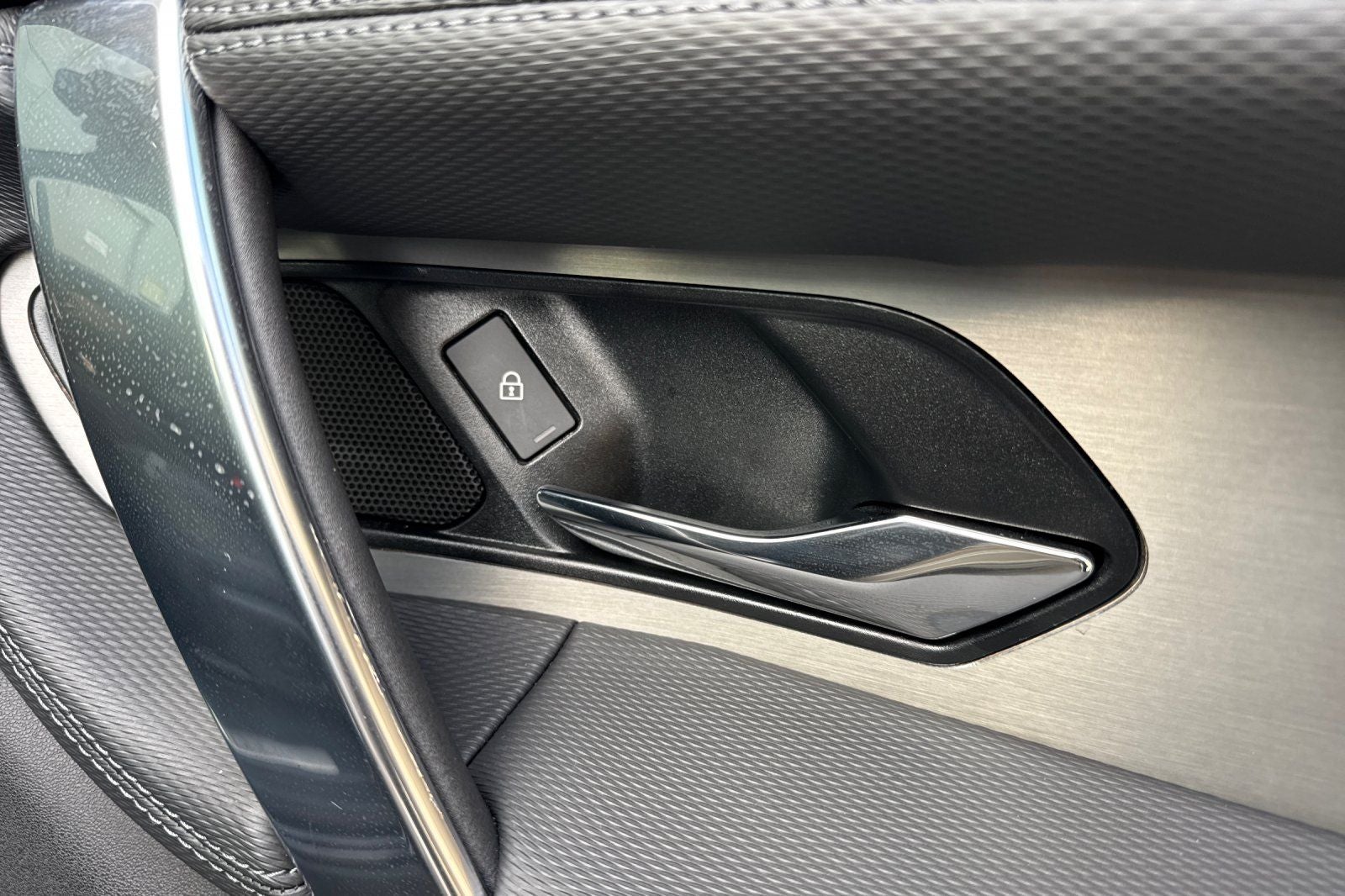 2025 Land Rover Discovery Sport SE